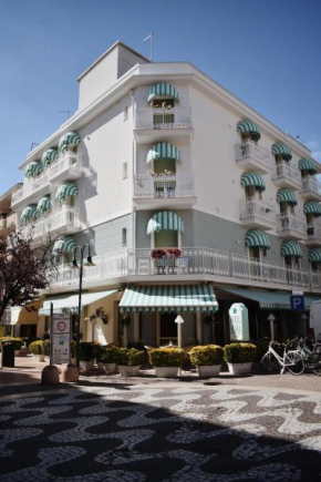  Hotel Flora  Каттолика